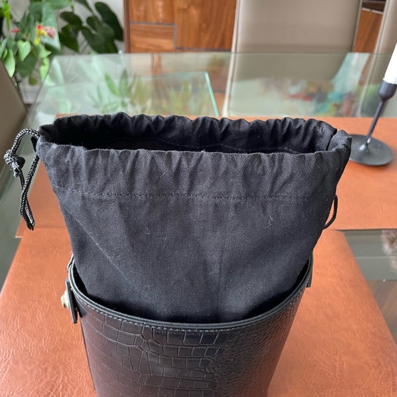 Vegan leather bucket bag - Picture 8 of 15